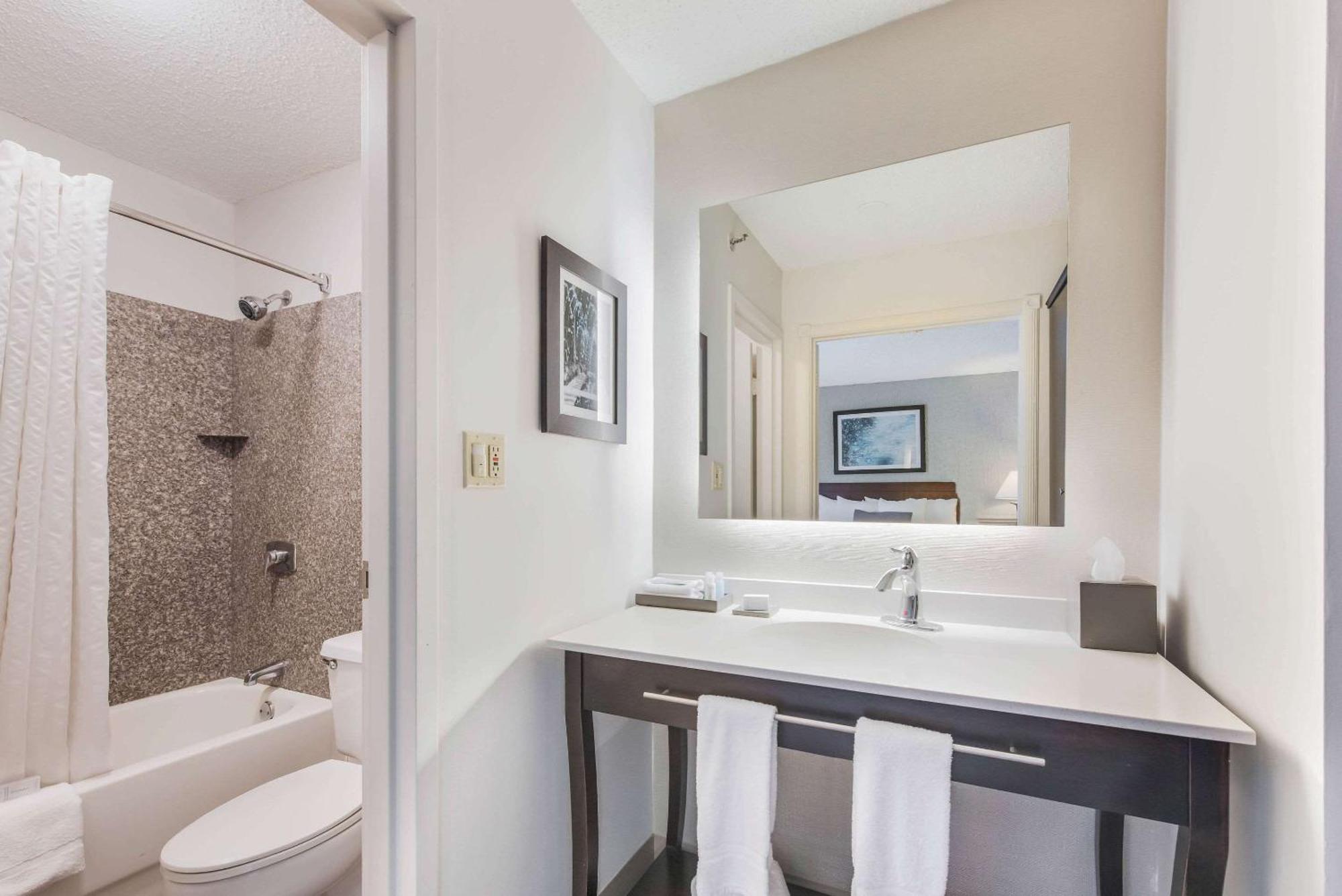 The Blu Hotel Blue Ash Cincinnati, Ascend Hotel Collection Esterno foto